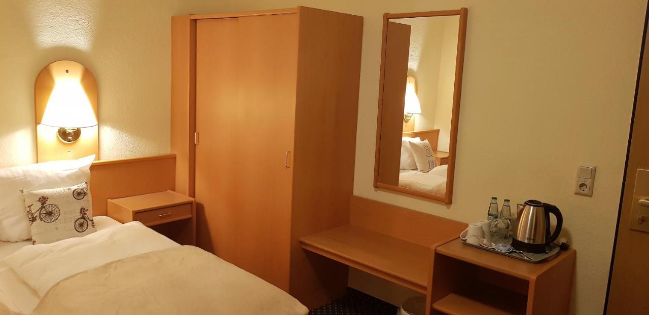 Hotel Altberesinchen Франкфурт на Одер Екстериор снимка