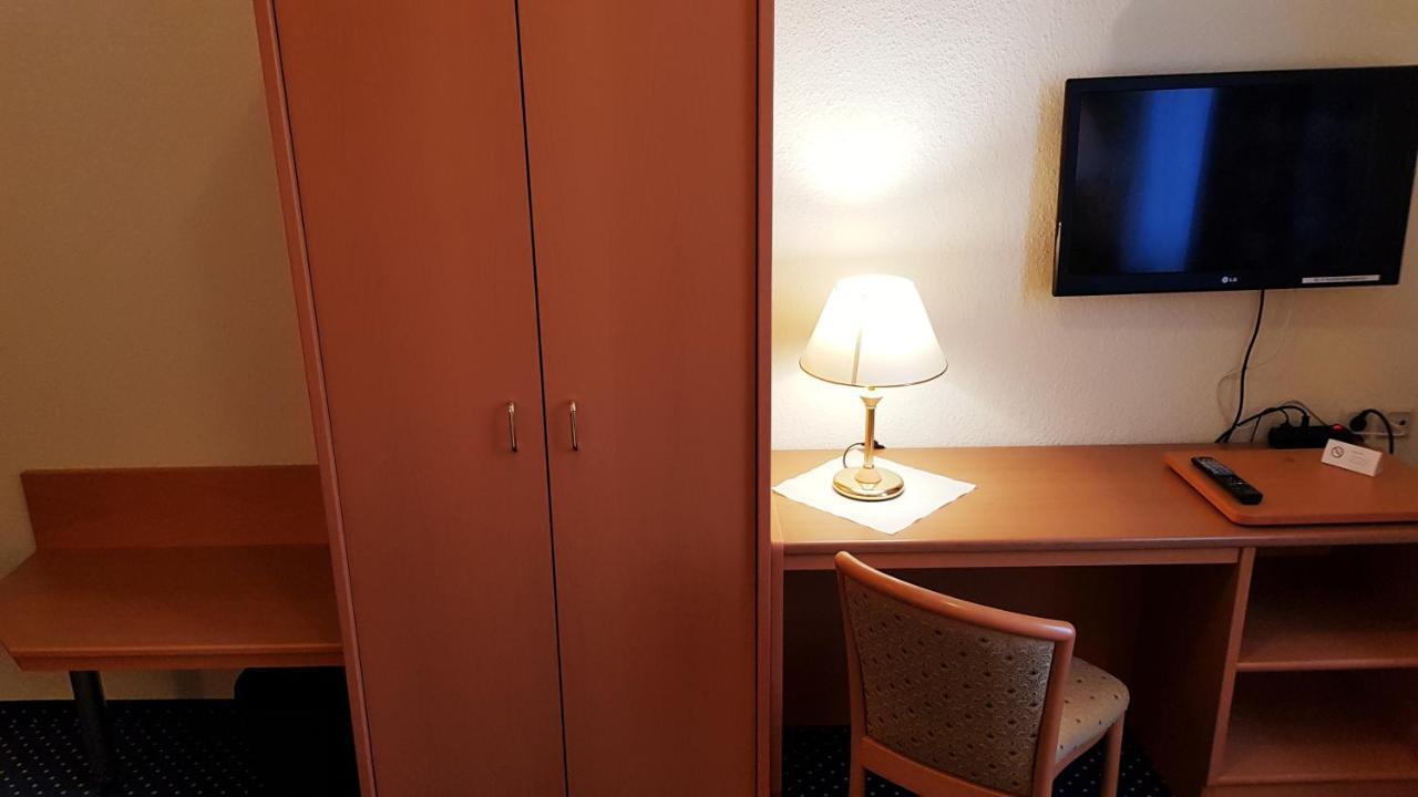 Hotel Altberesinchen Франкфурт на Одер Екстериор снимка