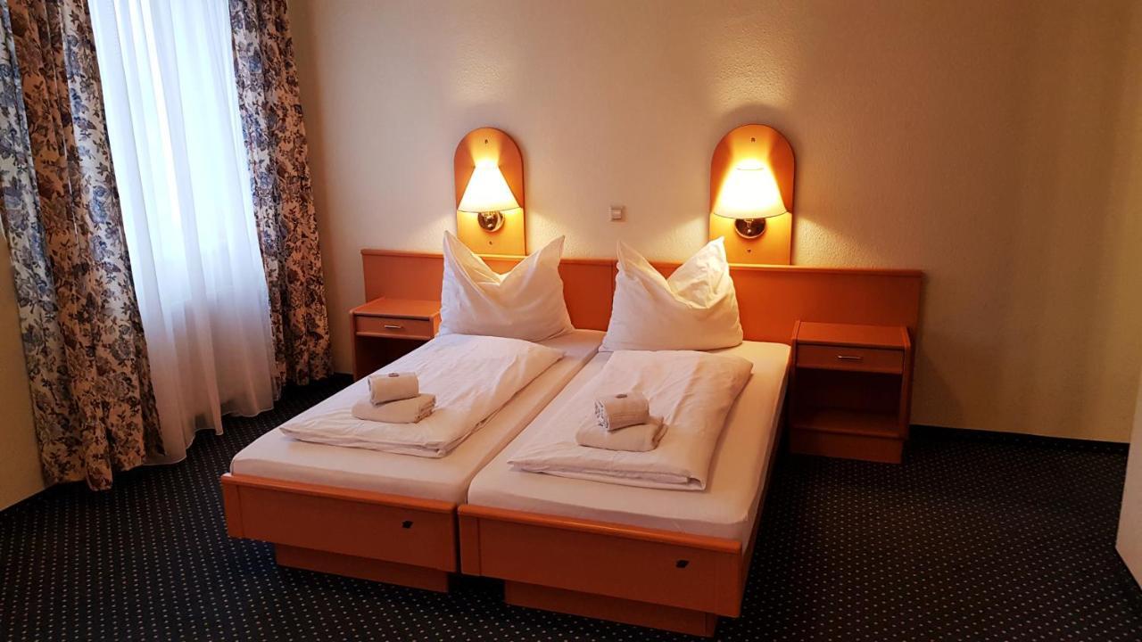 Hotel Altberesinchen Франкфурт на Одер Екстериор снимка